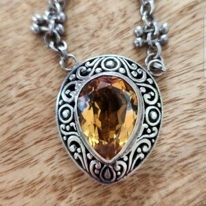 Elegant Silver and Gold Pendant Necklace